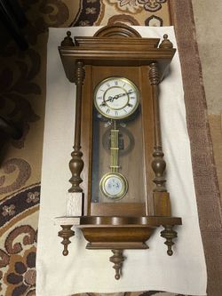 Wall clock 31 days with key
