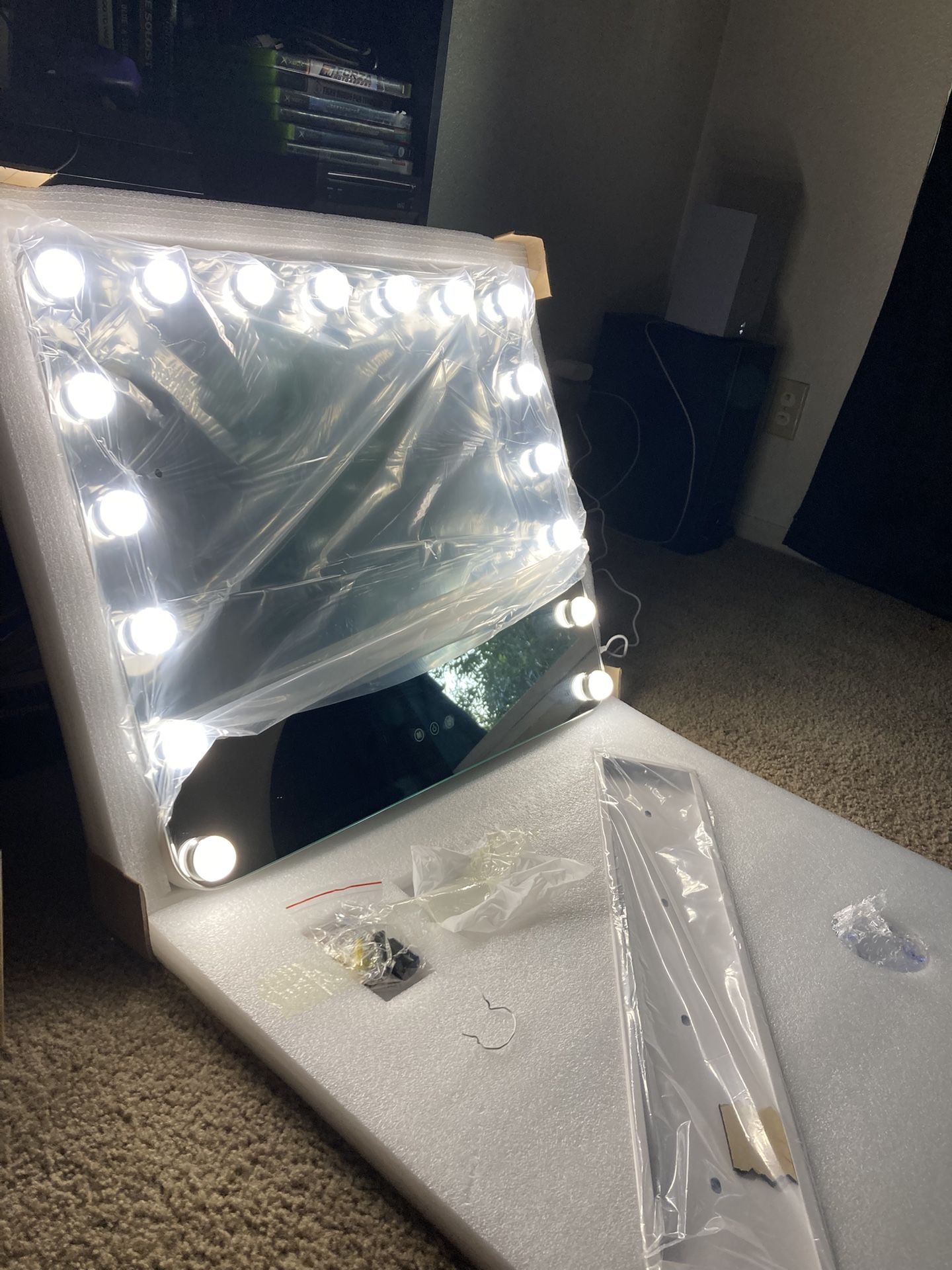 Vanity With Mount