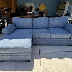 Sectional couch,can deliver