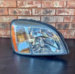 2004-2005 Cadillac DEVILLE OEM Headlight