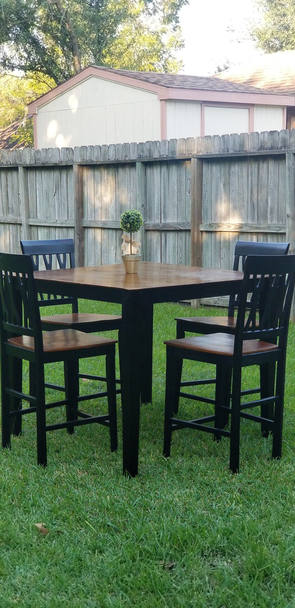Bar Height Dining Table (4)Chairs