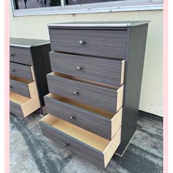 Dresser/ Five drawers dresser