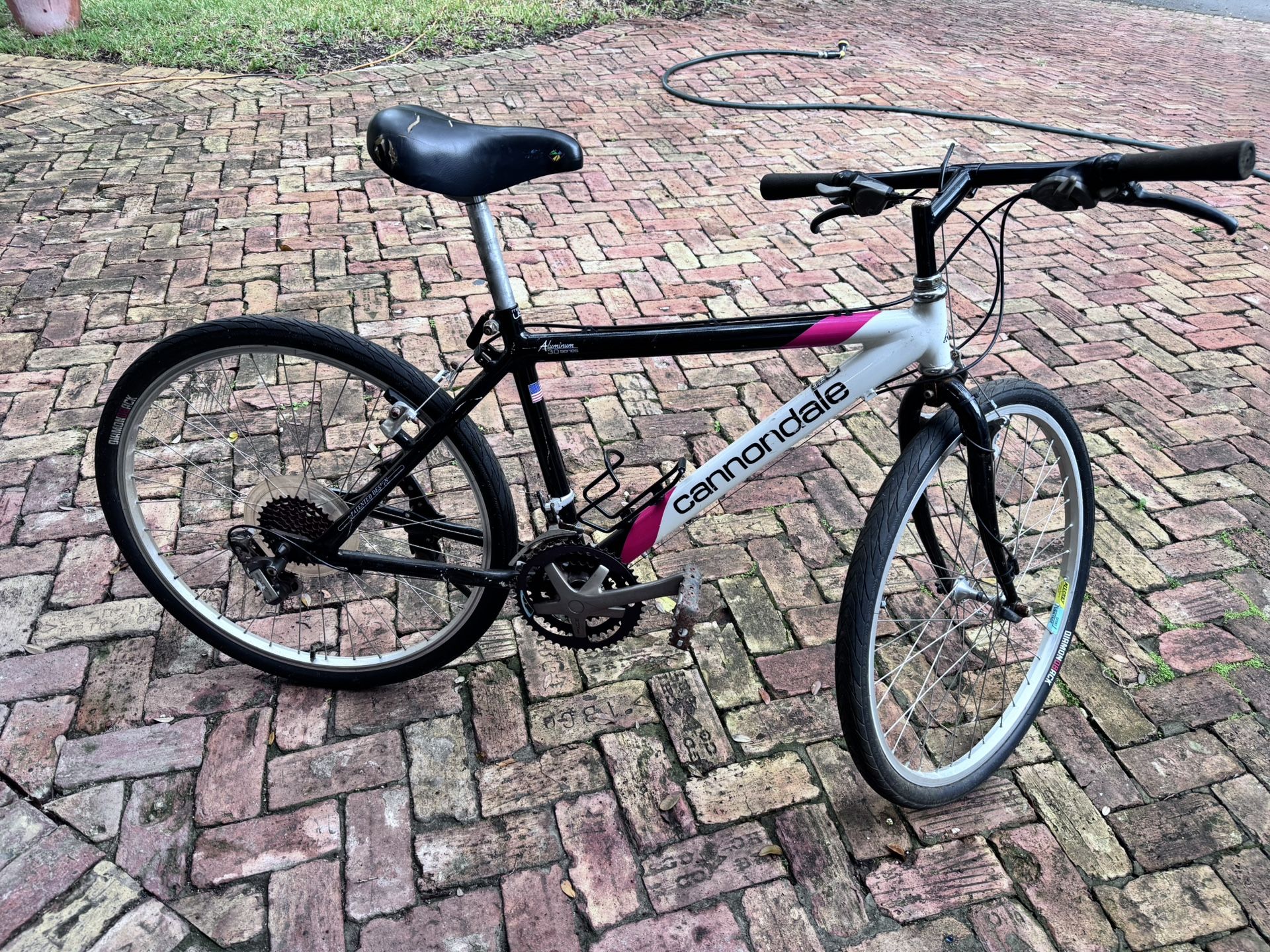 Cannondale 17 Inch Aluminum Bike