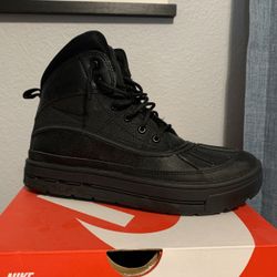Nike Boot - Woodside 2 High - Size 5.5 Youth 