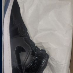 Jordan 1 Mids (Space Jam)