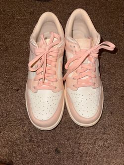 dunk low woman’s size 9.5