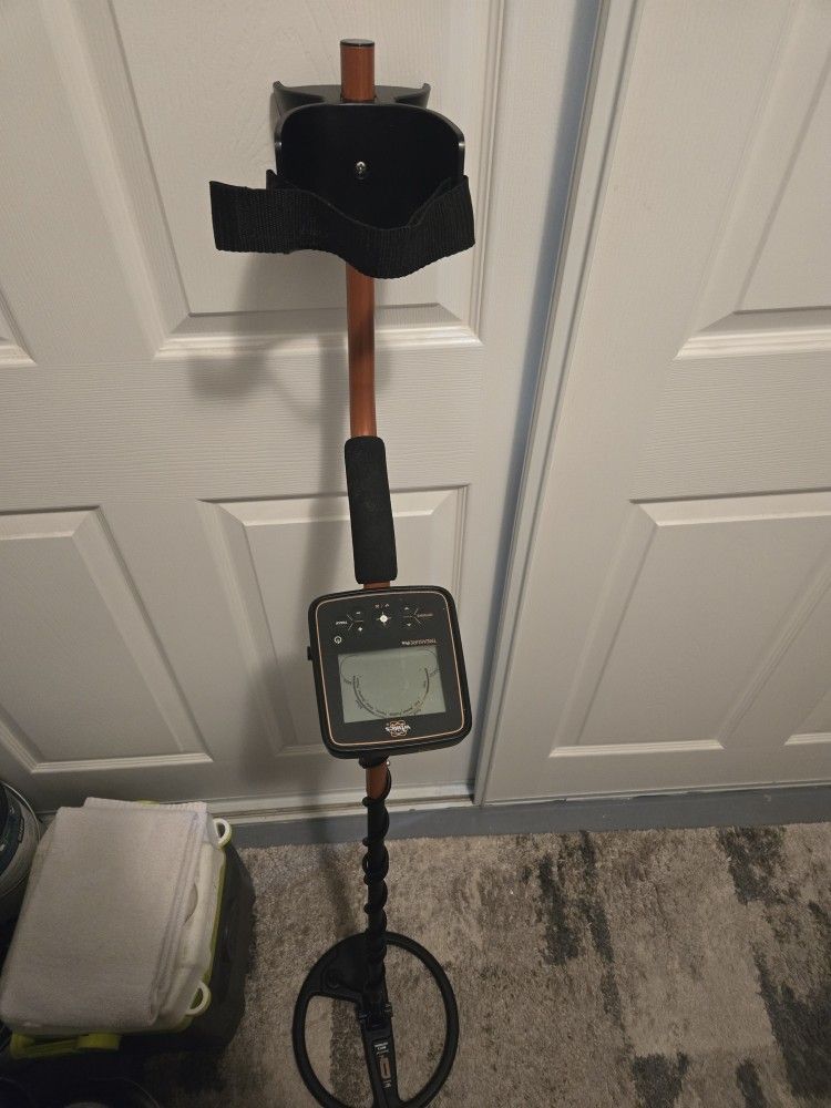 FIND YOUR VALUABLE ITEMS AFTER STORM...Whites Treasure Master Pro THIS IS A BEAST IN DRY GROUND