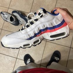 Air max 95 Essential Size 11 Running Shoes