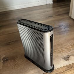 Motorola MB8611 2.5 Gbps Cable Modem 
