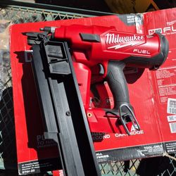 Milwaukee M18 FUEL 3-1/2 in. 18-Volt 21-Degree Framing Nailer (Tool-Only)
