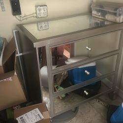 Beautiful Mirror Table 