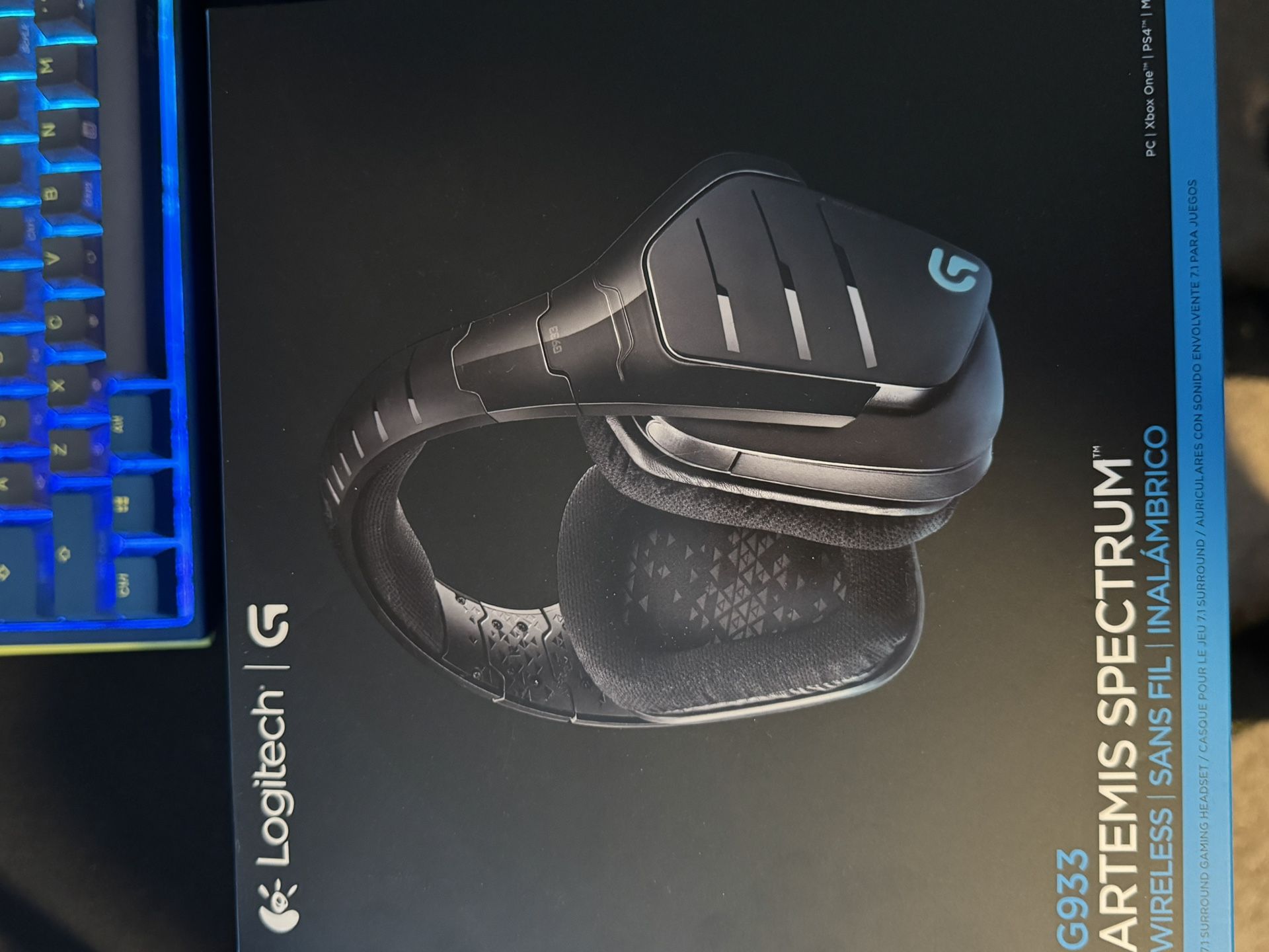 Logitech G933 Artemis Spectrum Wireless Gaming Headset