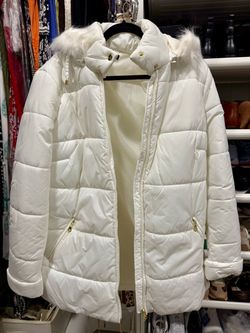 VENUS Women’s White Puffer Coat – XL (US 18–20 / EUR 46)