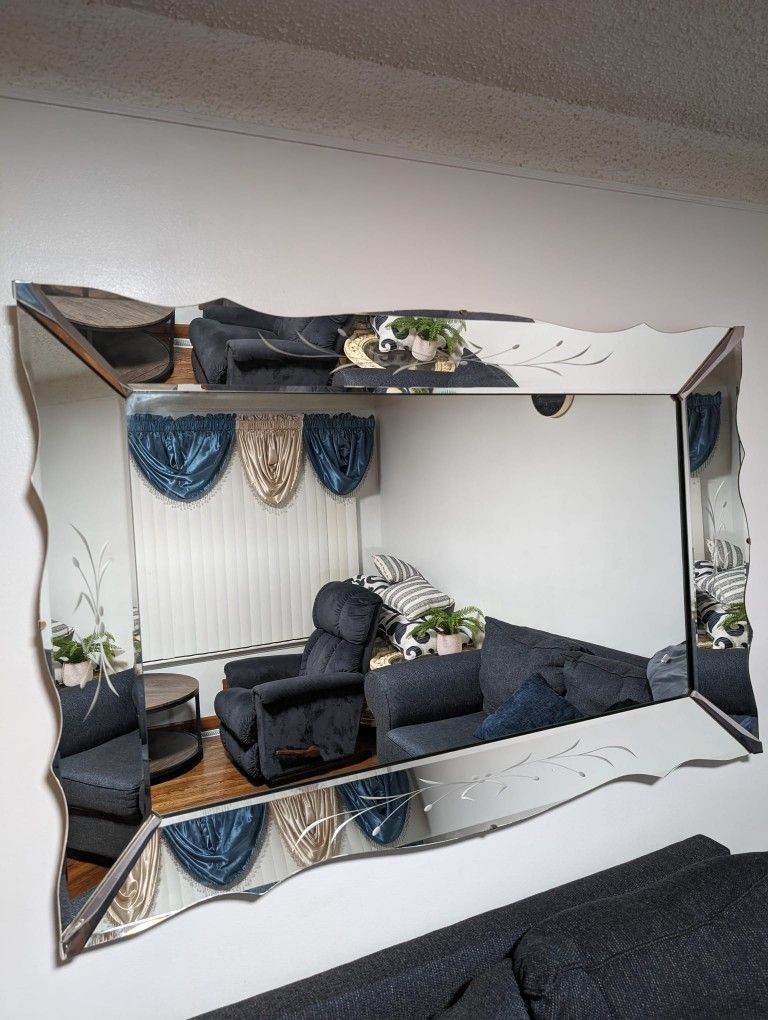 Scalloped Edge Venetian Style Floral Etched Wall Mirror