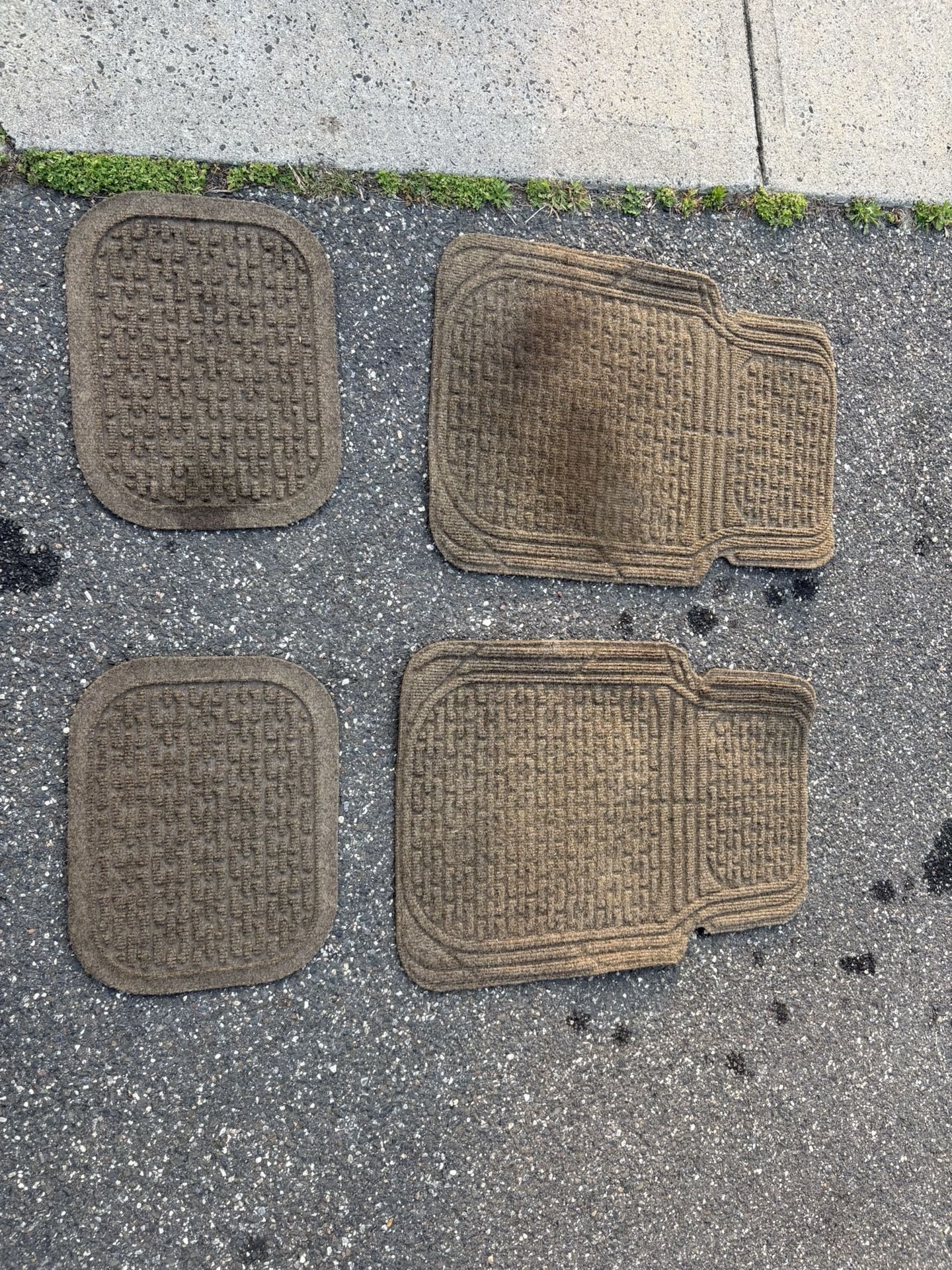 L.L bean universal floor mats tan $40