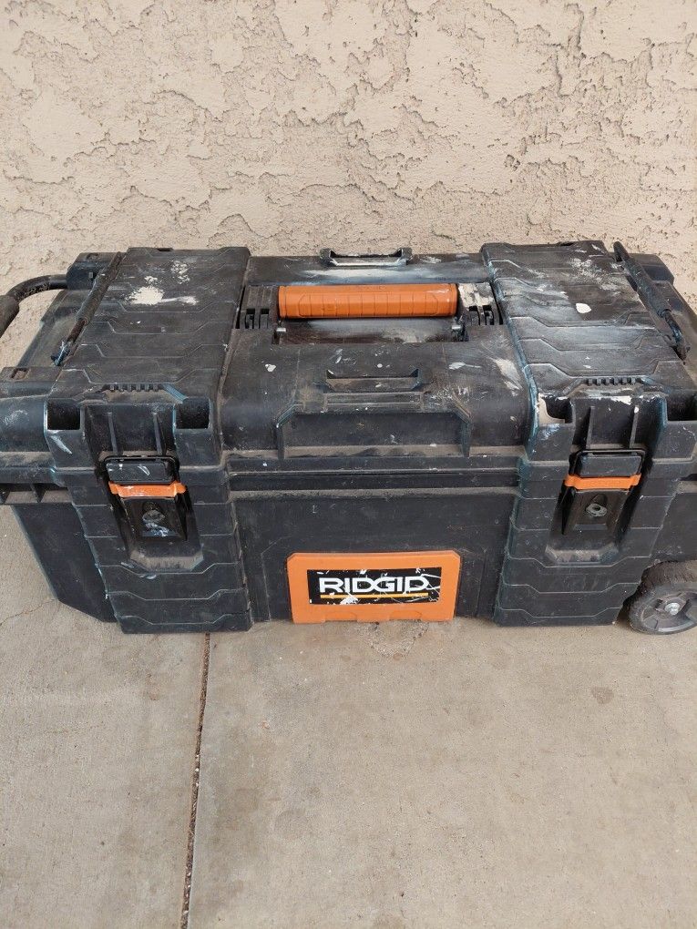 Ridgid Rolling Tool Box