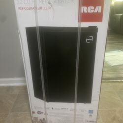 RCA Mini Fridge 