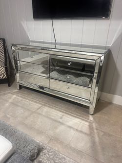 Set of 3 - dresser and 2 nightstands