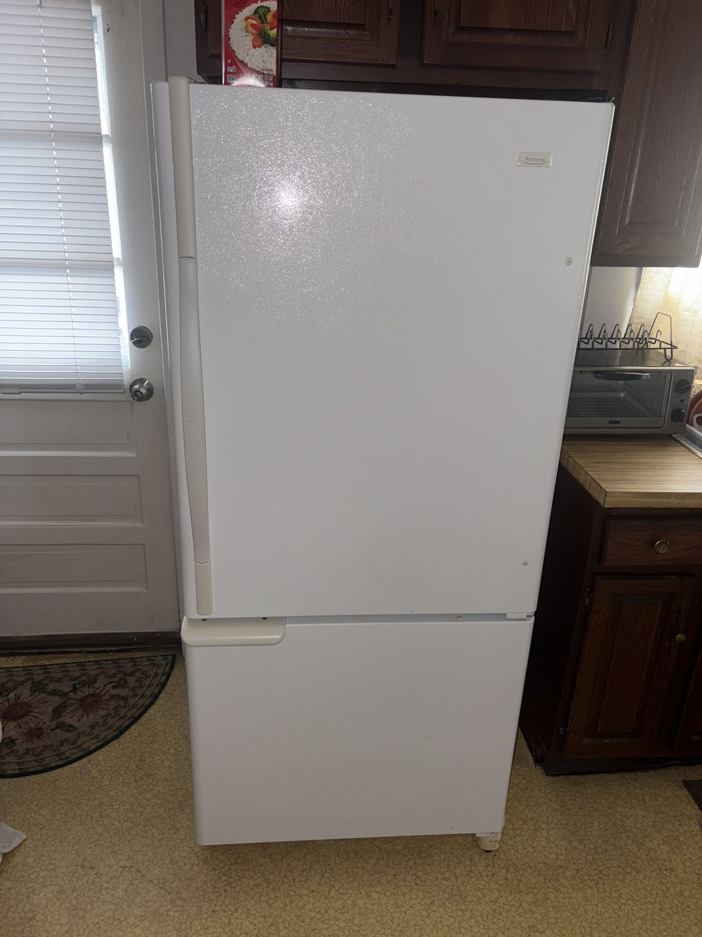 Refrigerator 