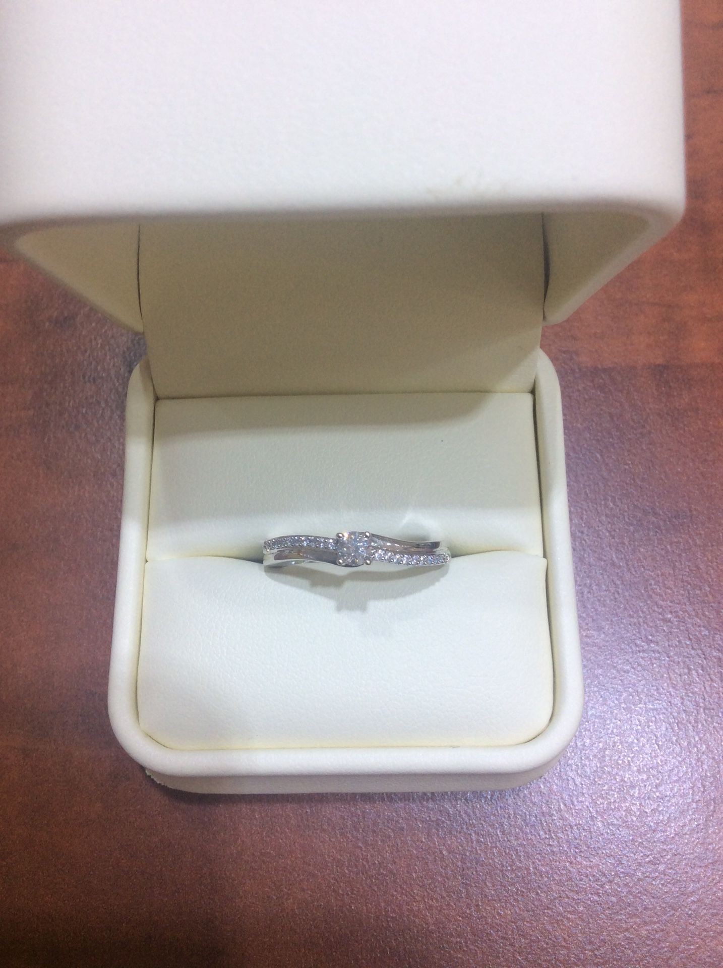 Diamond engagement ring brand new