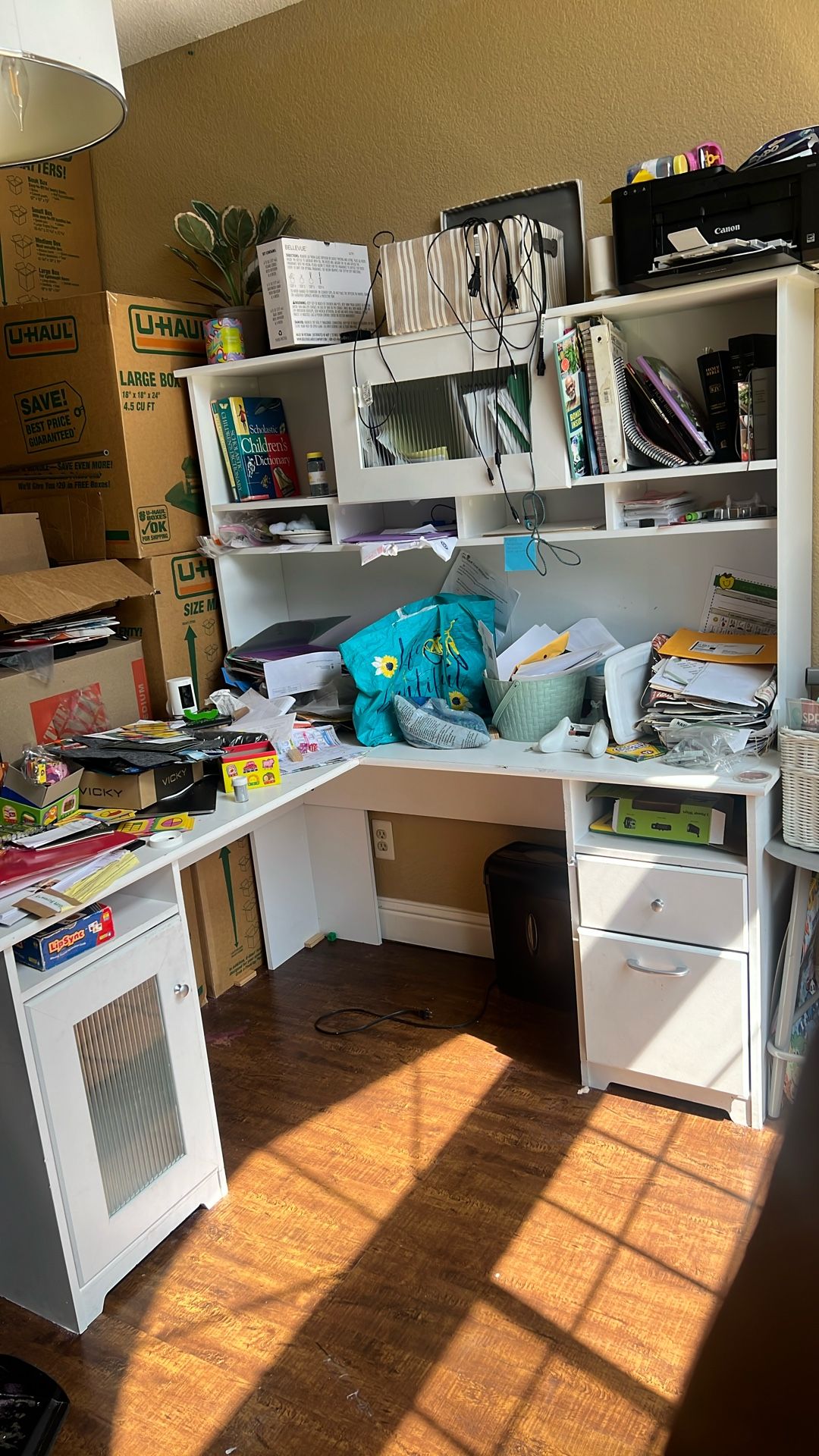 L Shoe Desk W/ Moveable Hutch