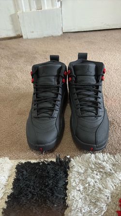 JORDAN 12 BLOOD LINES SIZE 9
