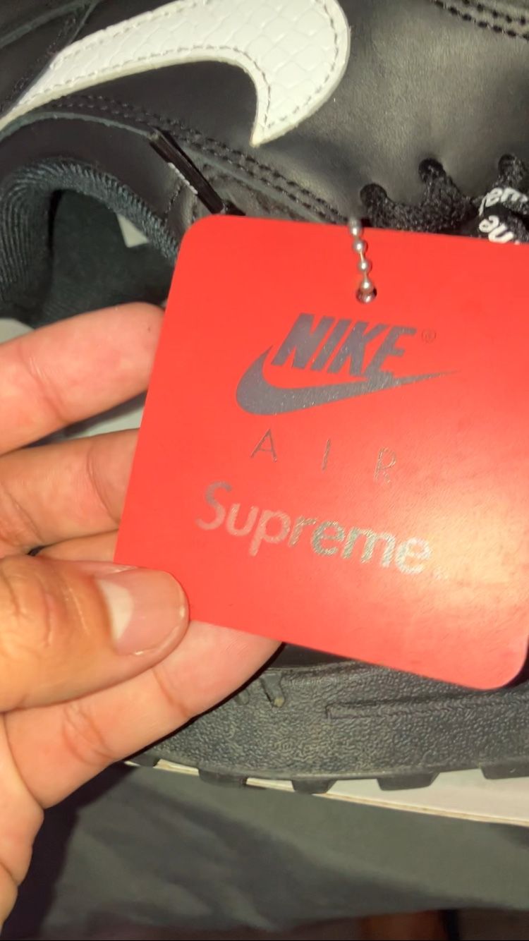 Air Max size 7 Supreme