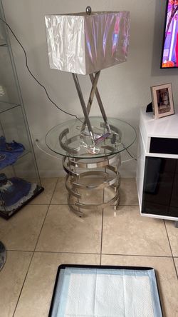 Hermosa lámpara de lujo comprada en El Dorado Furniture