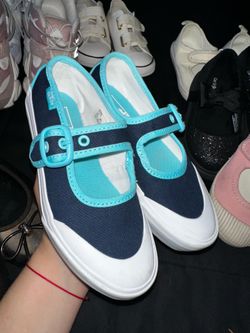 Girls Vans