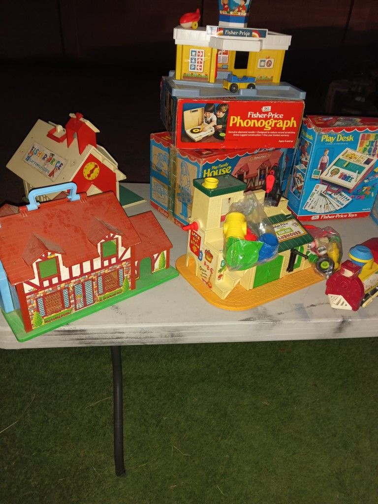 Vintage Fisher Price Little People Toys - Tons Of Them