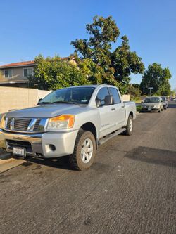 Nissan Titan Crew Cab Pickup Truck