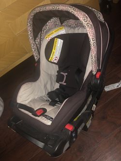 Baby car seat with base