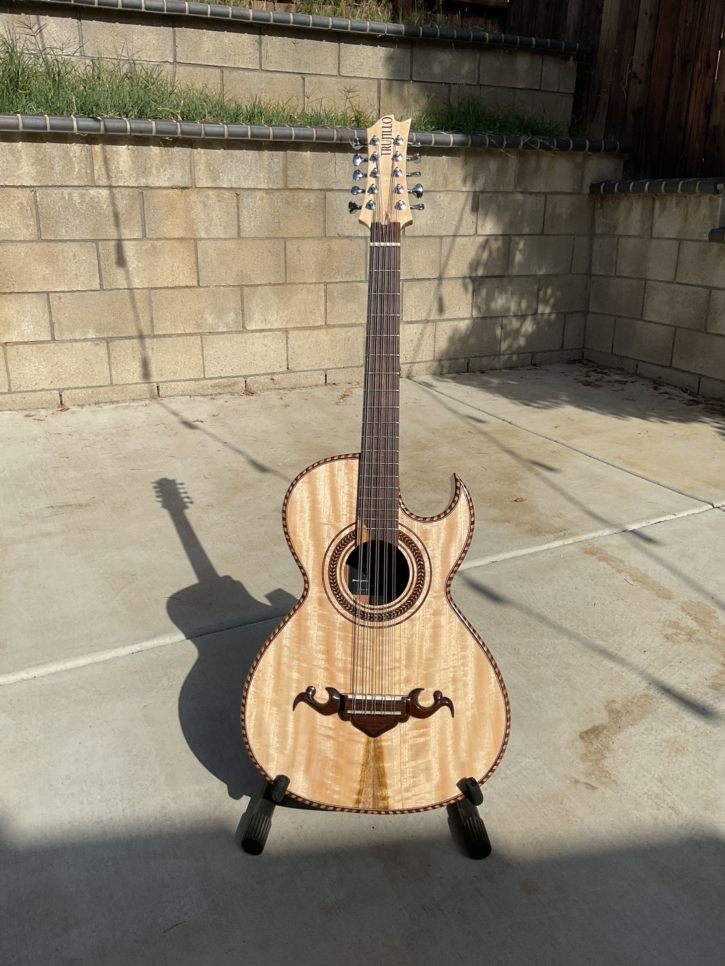 Bajo Quinto Trujillo