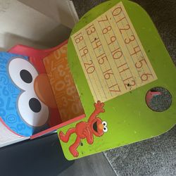 Elmo school Desk