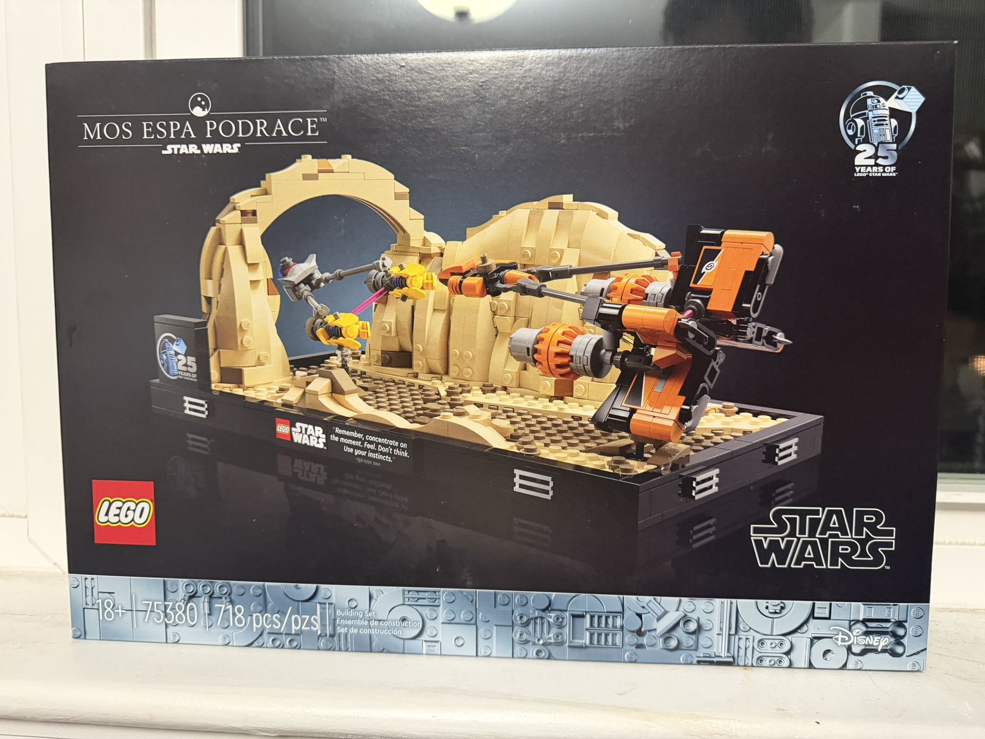 LEGO Star Wars The Phantom Menace Mos ESPA Podrace Diorama - Item # 75380