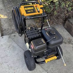 DEWALT 4400 PSI 4.0 GPM Cold Water Gas Pressure Washer