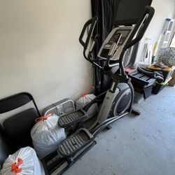 Nordic Track Elliptical 16.9 Elite