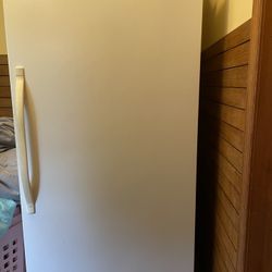 Kenmore Freezer Barely Used Great Condition 