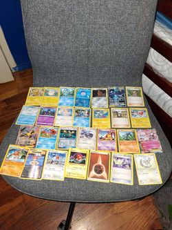 130 Pokémon cards