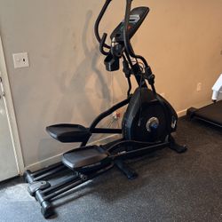 Nautilus E616 Elliptical Exercise Machine