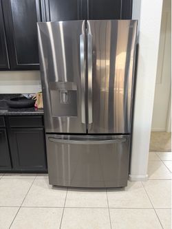LG 29 Cu Ft French Door Refrigerator – Stainless Steel – Like New