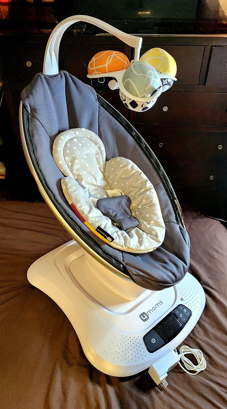 EUC Mamaroo Infant Swing With Extras