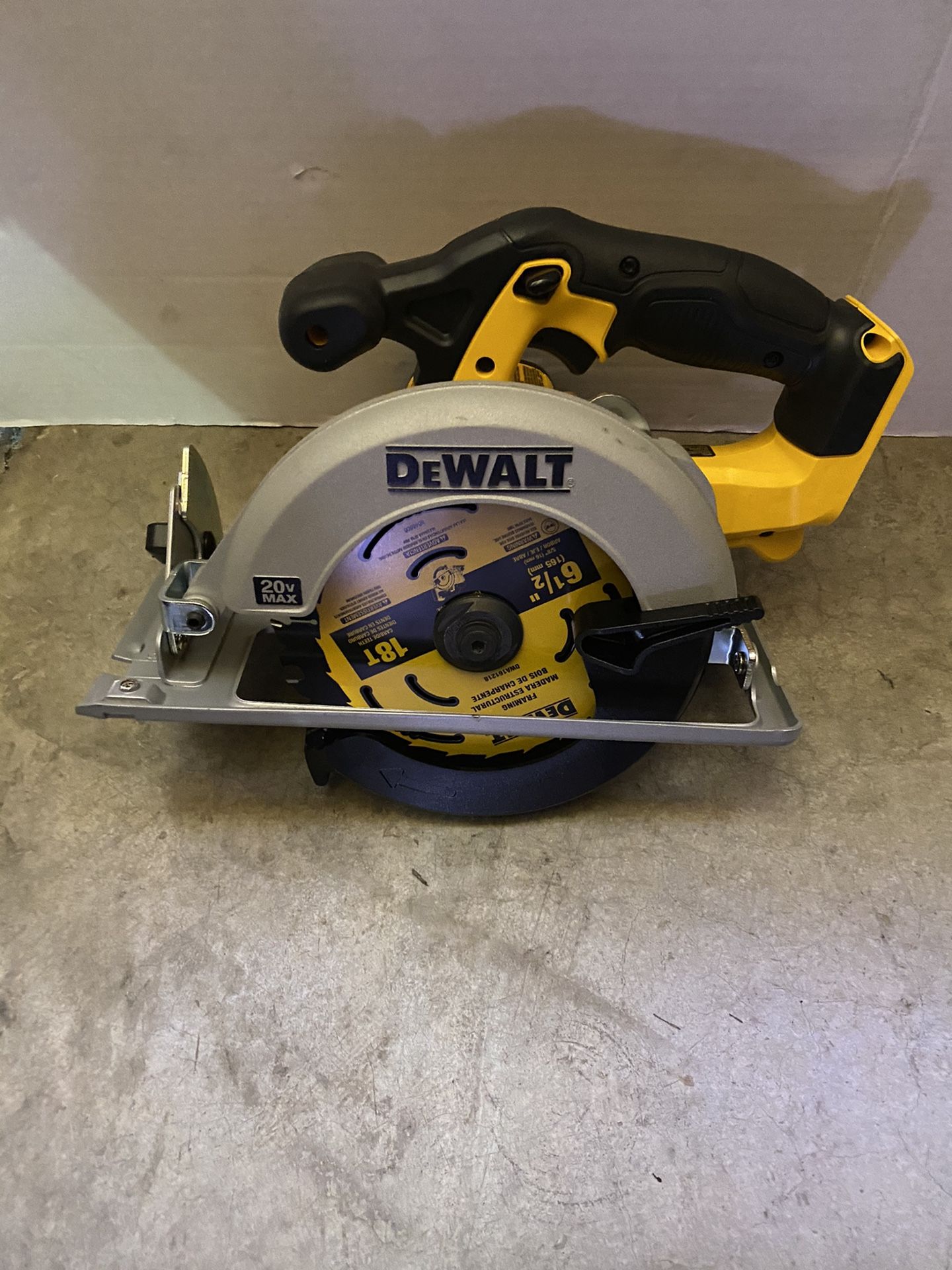 Dewalt 20volt 6-1/2 circular saw