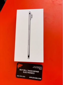 iPhone Air 256GB (New in the box) Unlocked to any carrier! We offer financing.