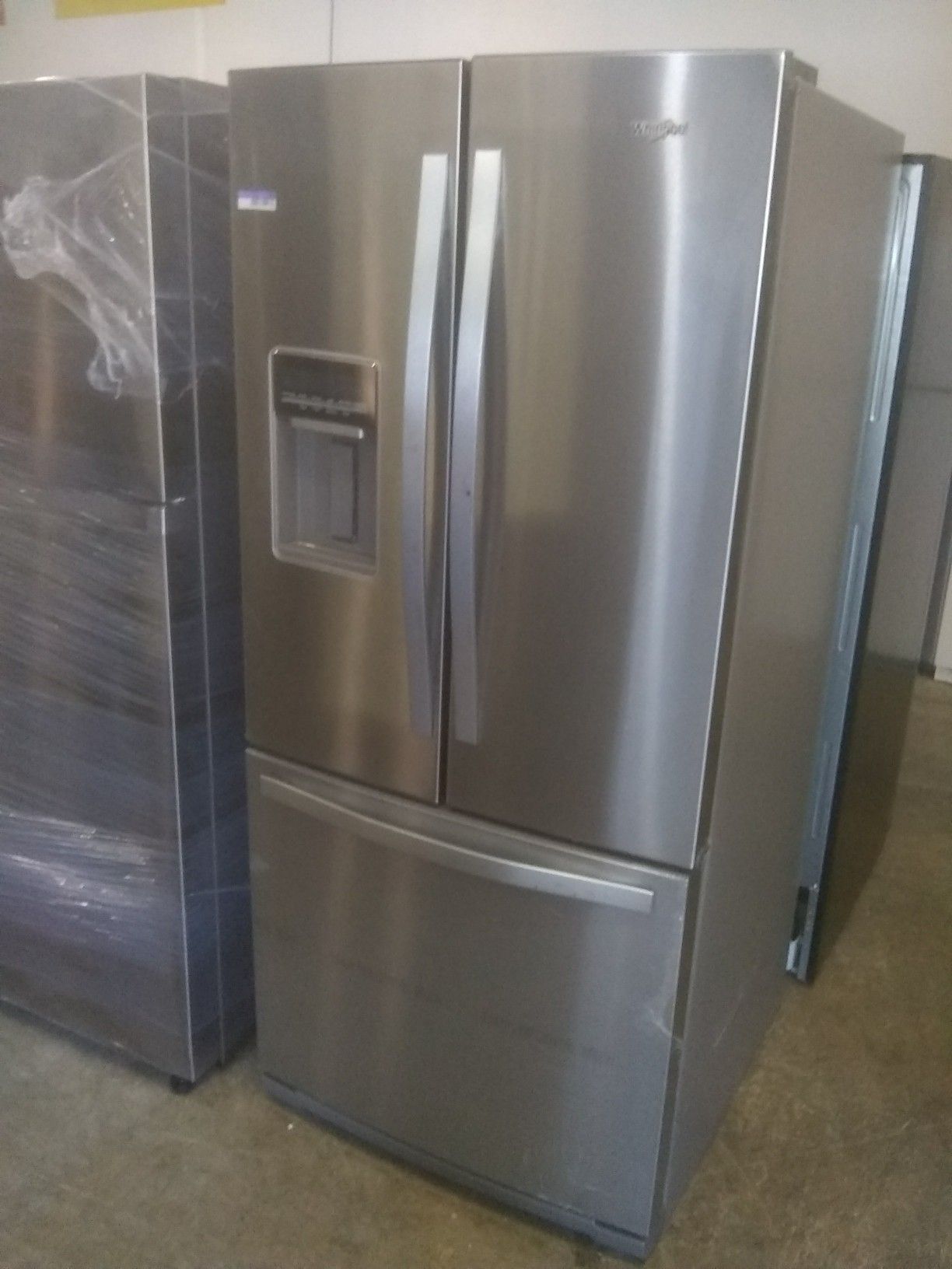 30" Whirlpool french door stainless steel refrigerator home and kitchen. Appliances