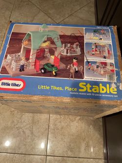 Vintage 1992 Little Tikes Place Horse Stable (complete)