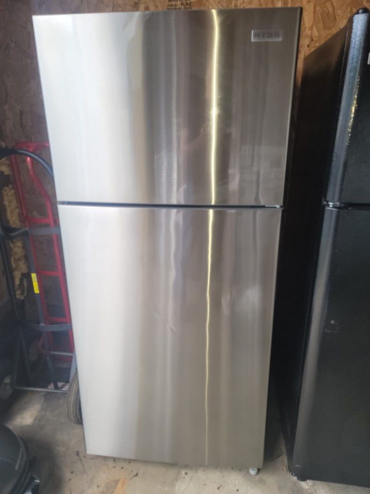 FRIGIDAIRE STAINLESS REFRIGERATOR