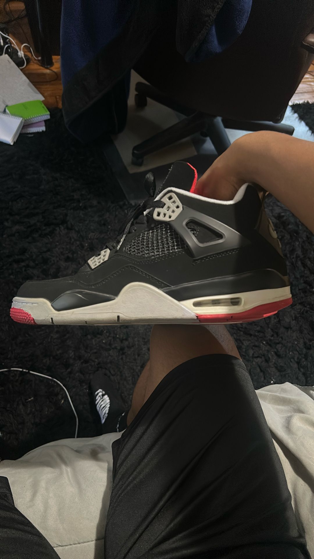 Size 11 jordan 4 retro bred