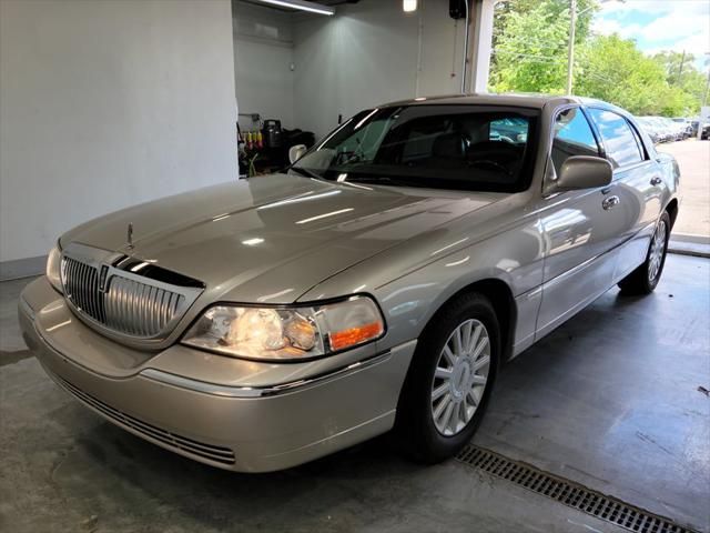 2005 Lincoln Town Car