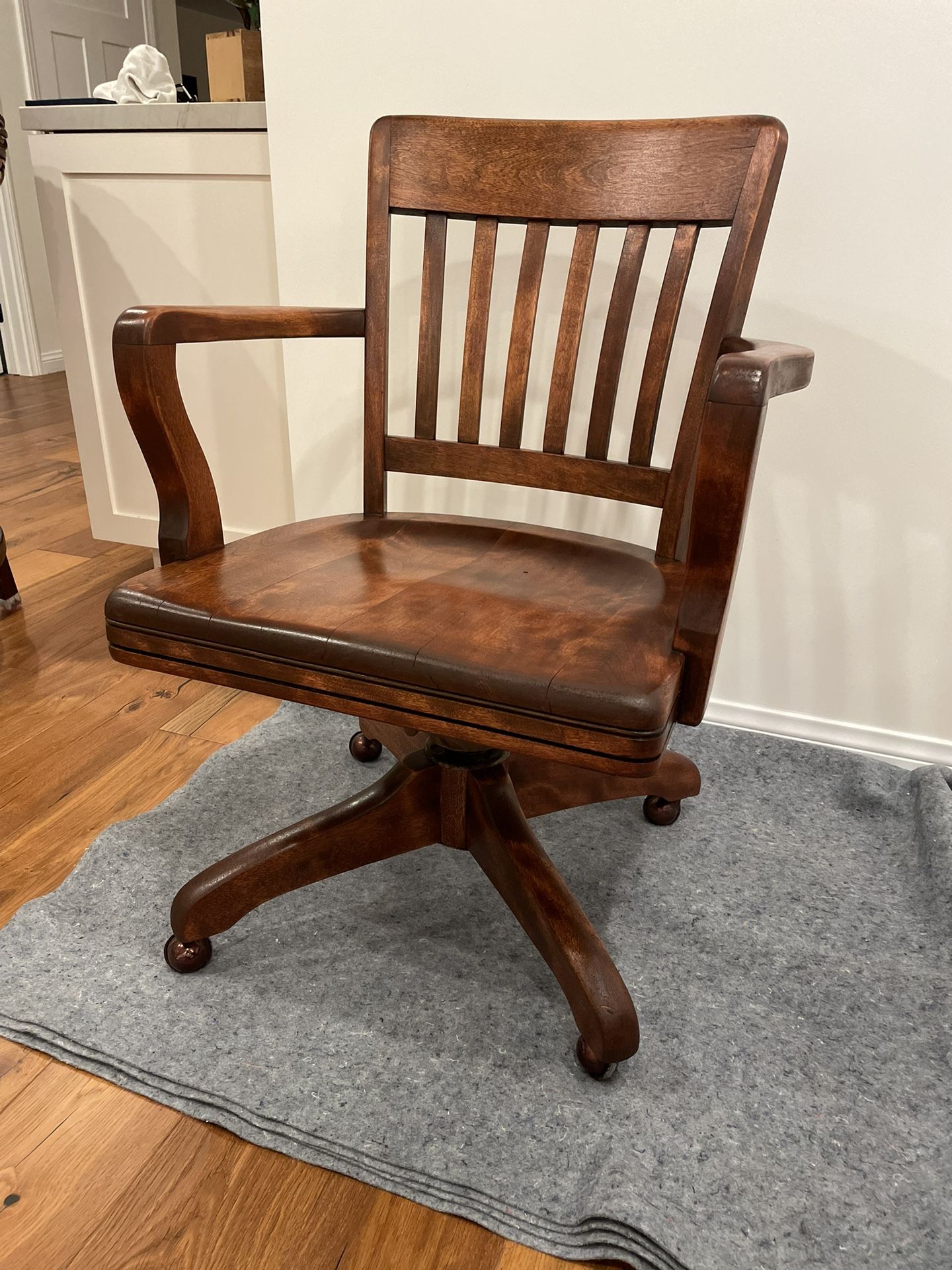 Vintage Solid Oak Bankers / Office Chair (Approx 1930s)